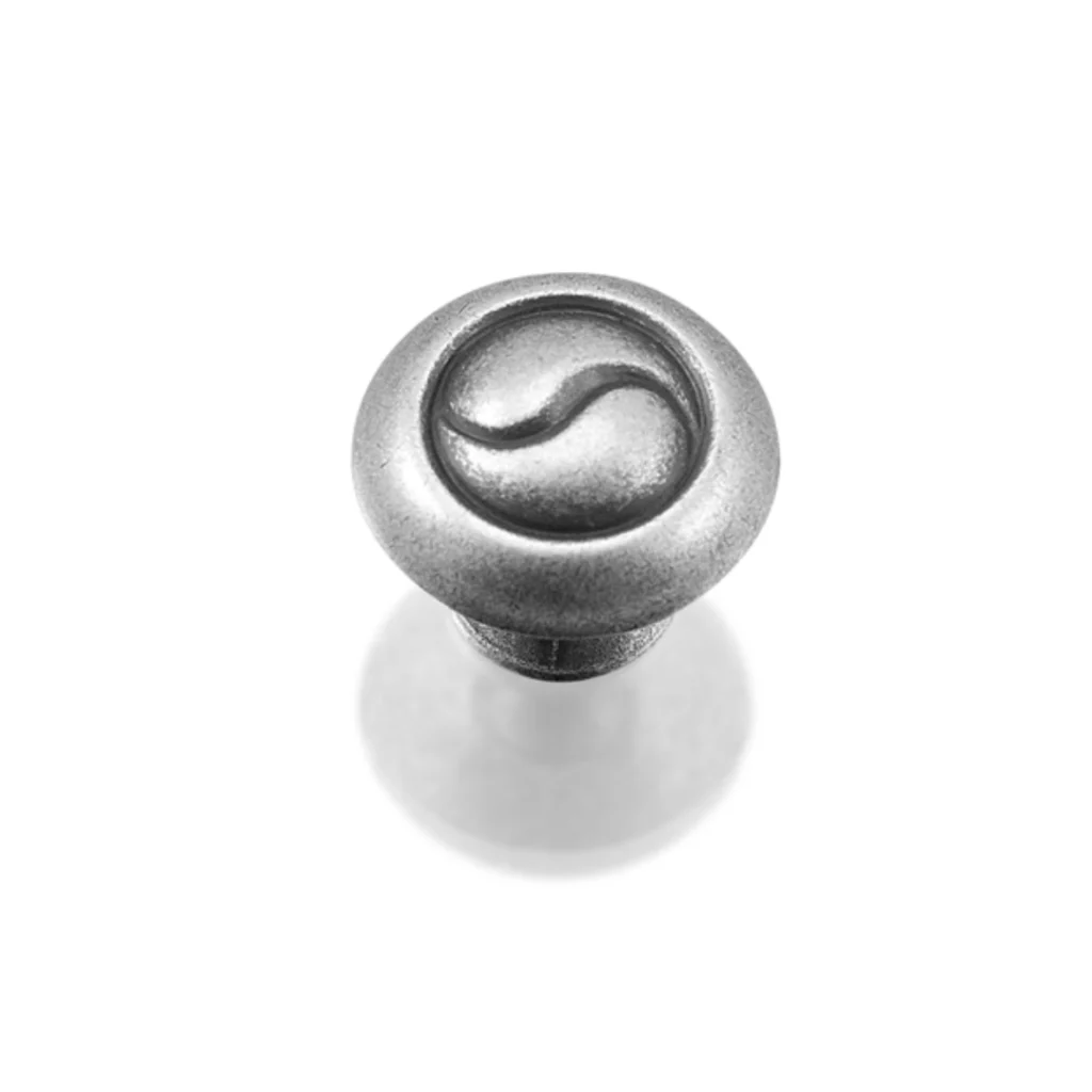 Pomolo per mobili Tentori in zama, diametro 30 mm, finitura argento antico.