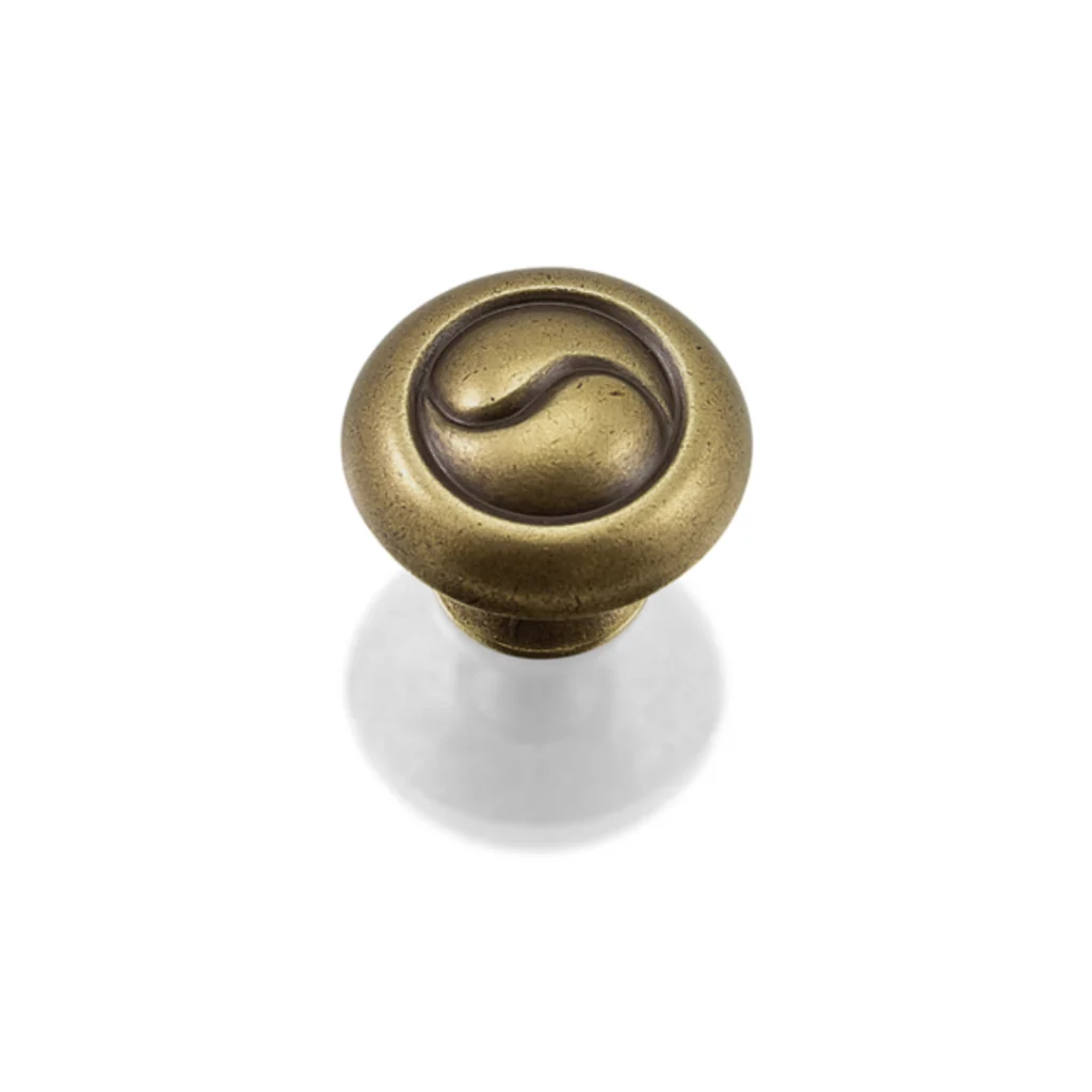 pomolo per mobili classici in zama colore bronzo.